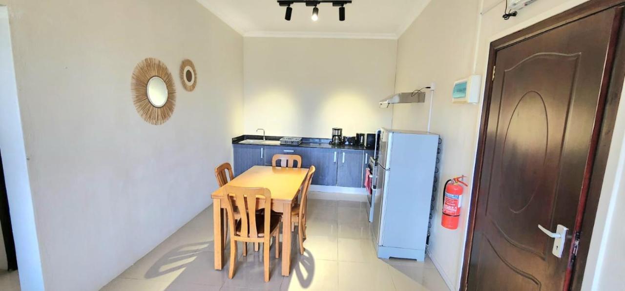 Number 7, 2Nd Floor, Pebble Bay Apartments With Garden View Grand Baie Bagian luar foto